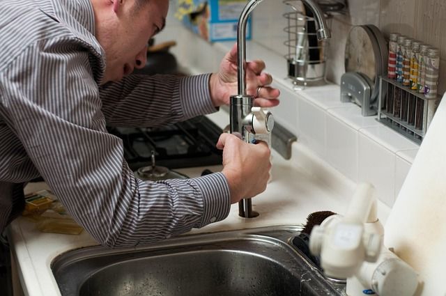 How to Quickly Find a Contractor for Repairs?
