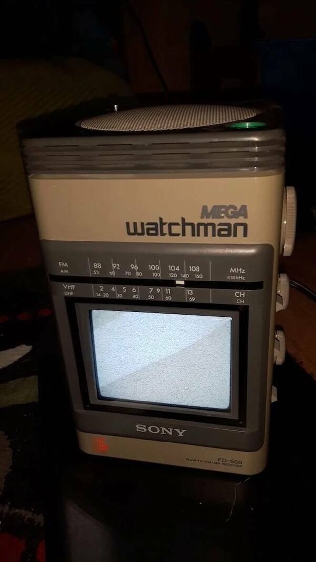 Cool Old School TV's (15 pics)