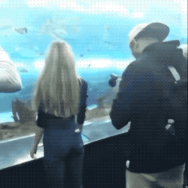 Acid GIFs, August 22 (25 gifs) Acid GIFs, August 22 (25 gifs)