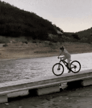 Acid GIFs, August 22 (25 gifs) Acid GIFs, August 22 (25 gifs)