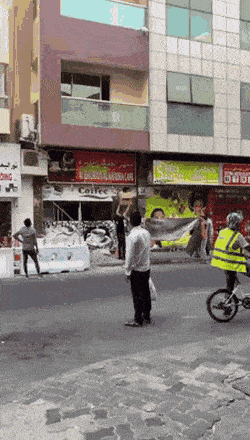 Acid GIFs, August 28 (25 gifs) Acid GIFs, August 28 (25 gifs)