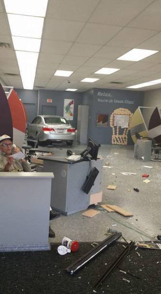 Bad Days Happen (24 pics)
