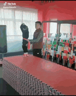Acid GIFs, August 29 (25 gifs) Acid GIFs, August 29 (25 gifs)