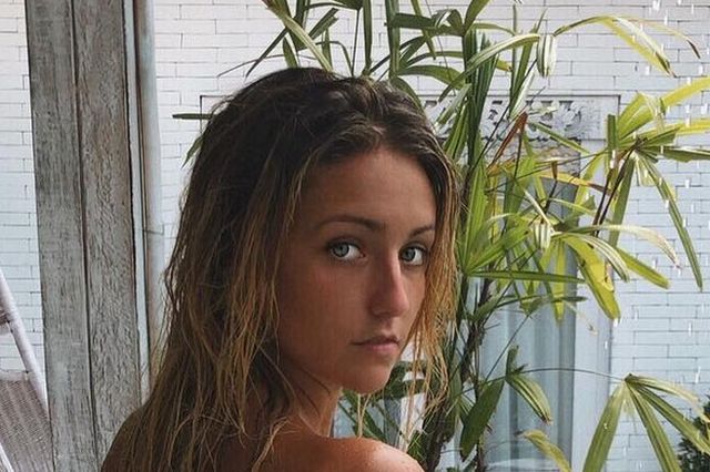 Bikini Girls (27 pics)