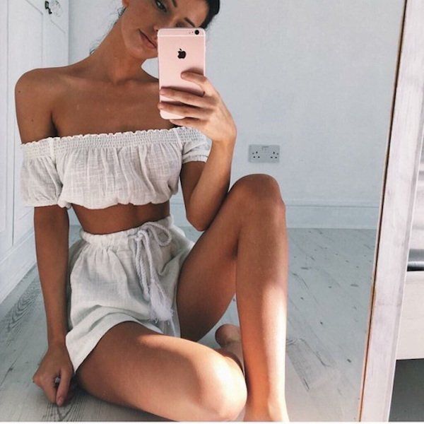 Selfie Girls (23 pics)