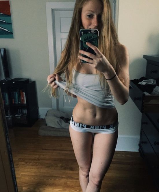 Selfie Girls (23 pics)