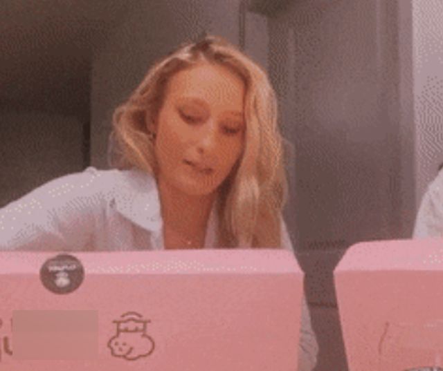 Acid GIFs, September 3 (25 gifs)