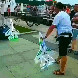 Acid GIFs, September 3 (25 gifs) Acid GIFs, September 3 (25 gifs)