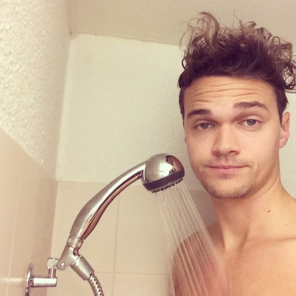 The Problems Of Tall People (16 pics)