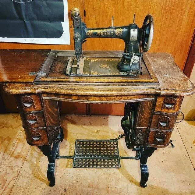 Unusual Finds In Thrift Shops (16 pics)