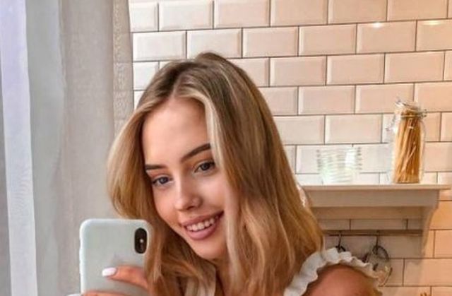 Selfie Girls (36 pics)