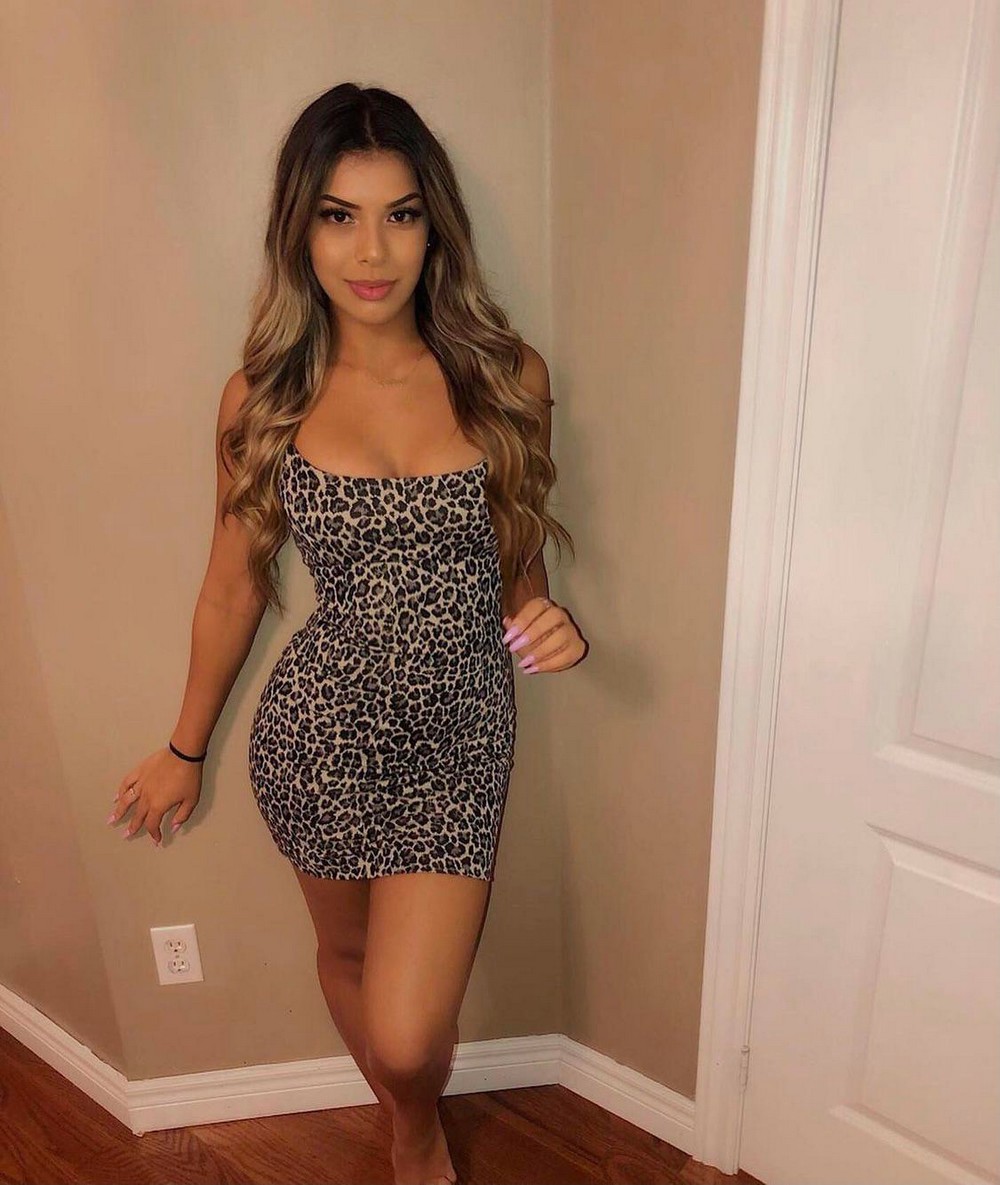 Hot Girls (23 pics)