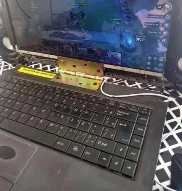 Fails With Gadgets (17 pics)