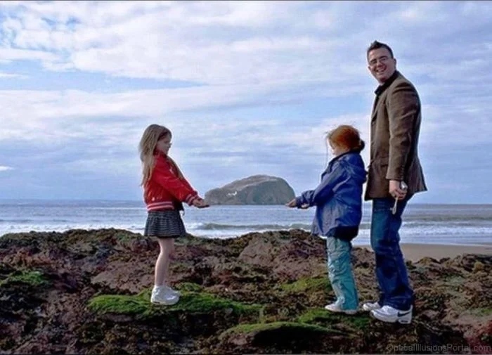 Optical Illusions (23 pics)