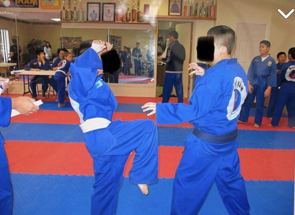 Optical Illusions (16 pics)