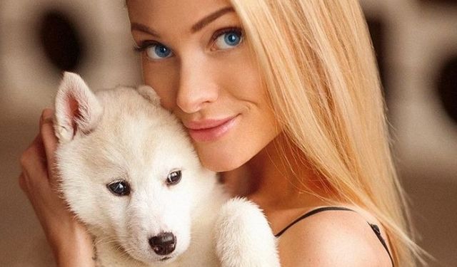 Girls With Dogs (25 pics)