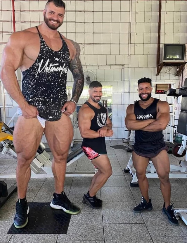 Excessive Photoshop (12 pics)