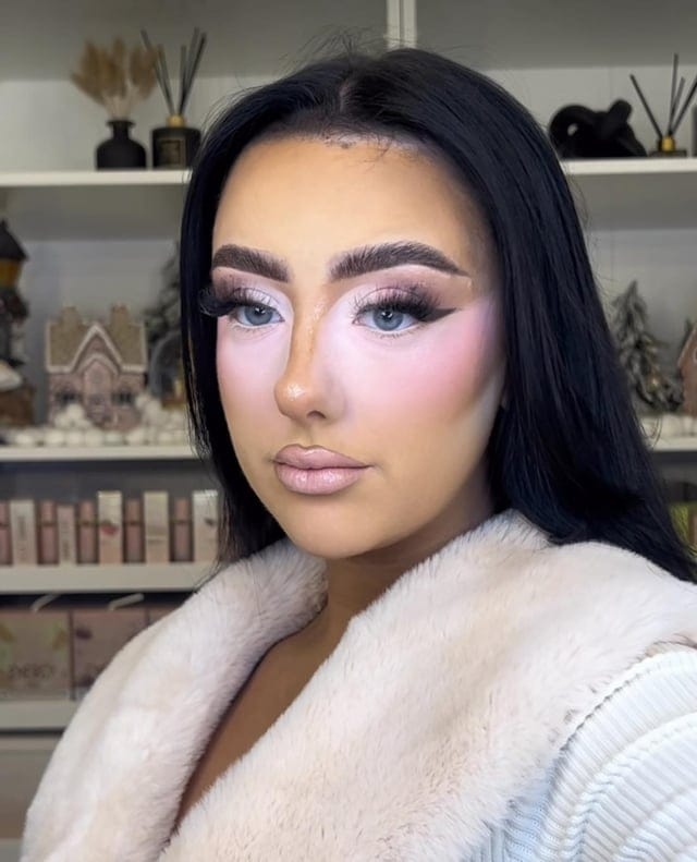Failed Makeup (15 pics)