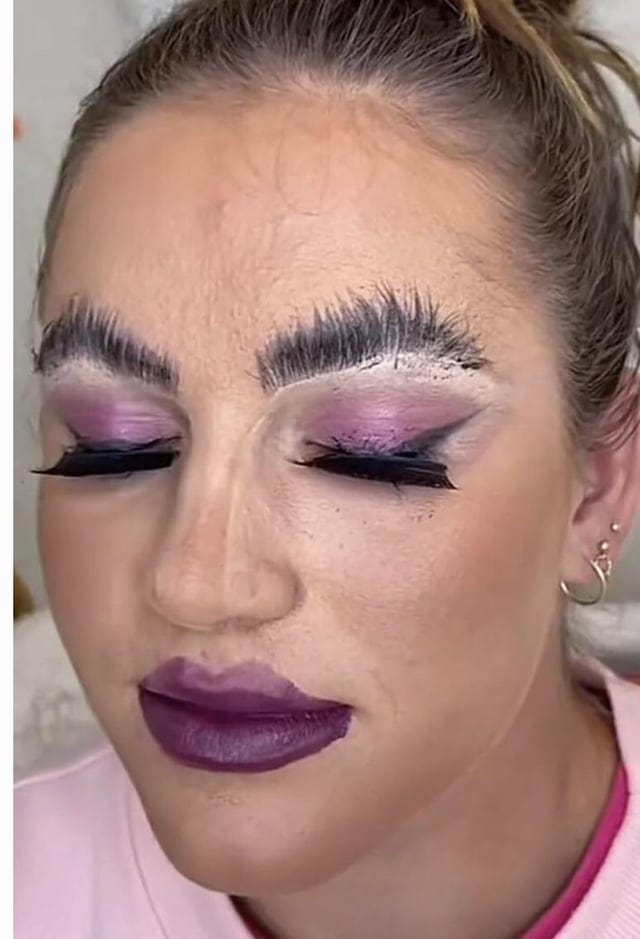 Failed Makeup (15 pics)