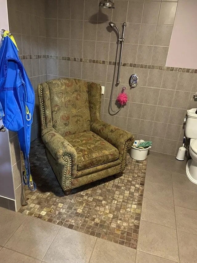 What Is Going On Here? (16 pics)