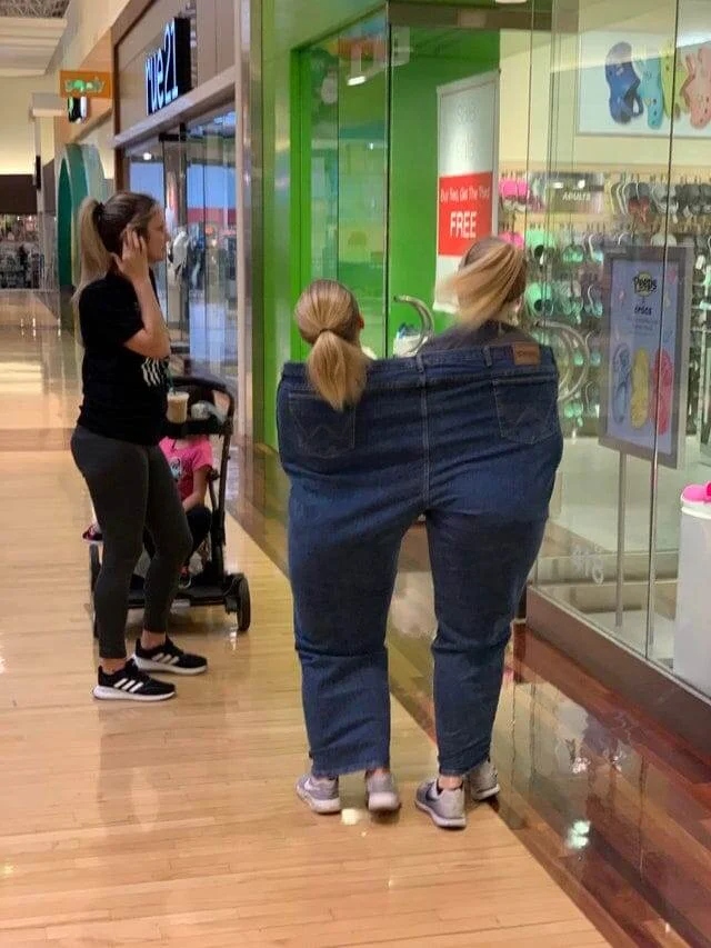 What Is Going On Here? (16 pics)