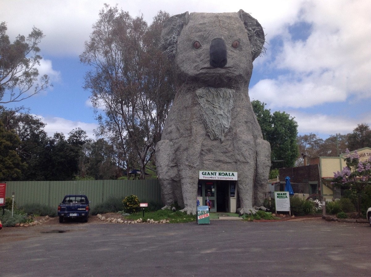 Strange Buildings (19 pics)