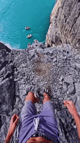 1758737476_7.gif