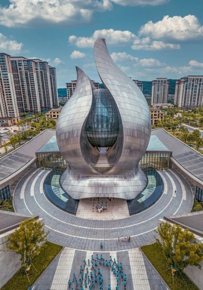 Strange Buildings (24 pics)