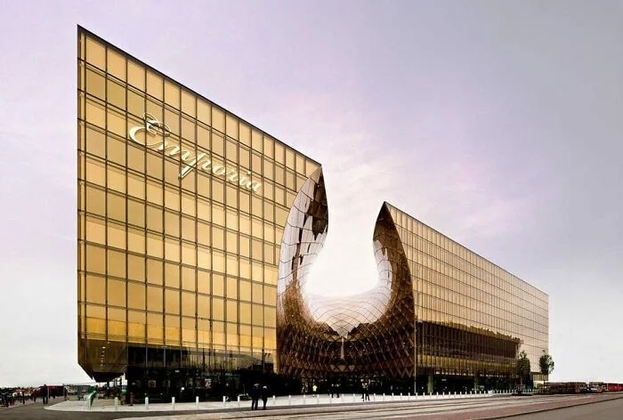 Strange Buildings (24 pics)