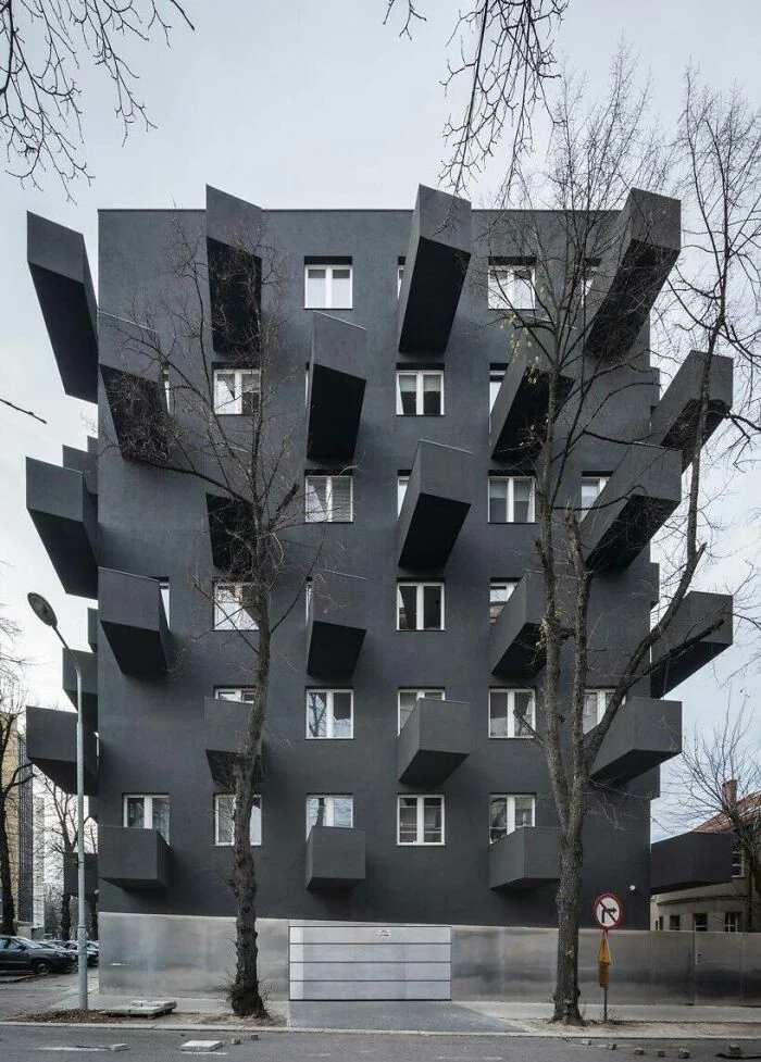 Strange Buildings (24 pics)