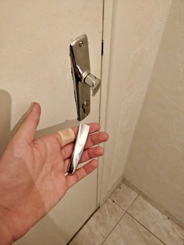 Unfortunate Situations (17 pics)