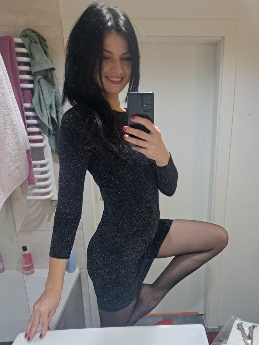 Girls In Dresses (23 pics)