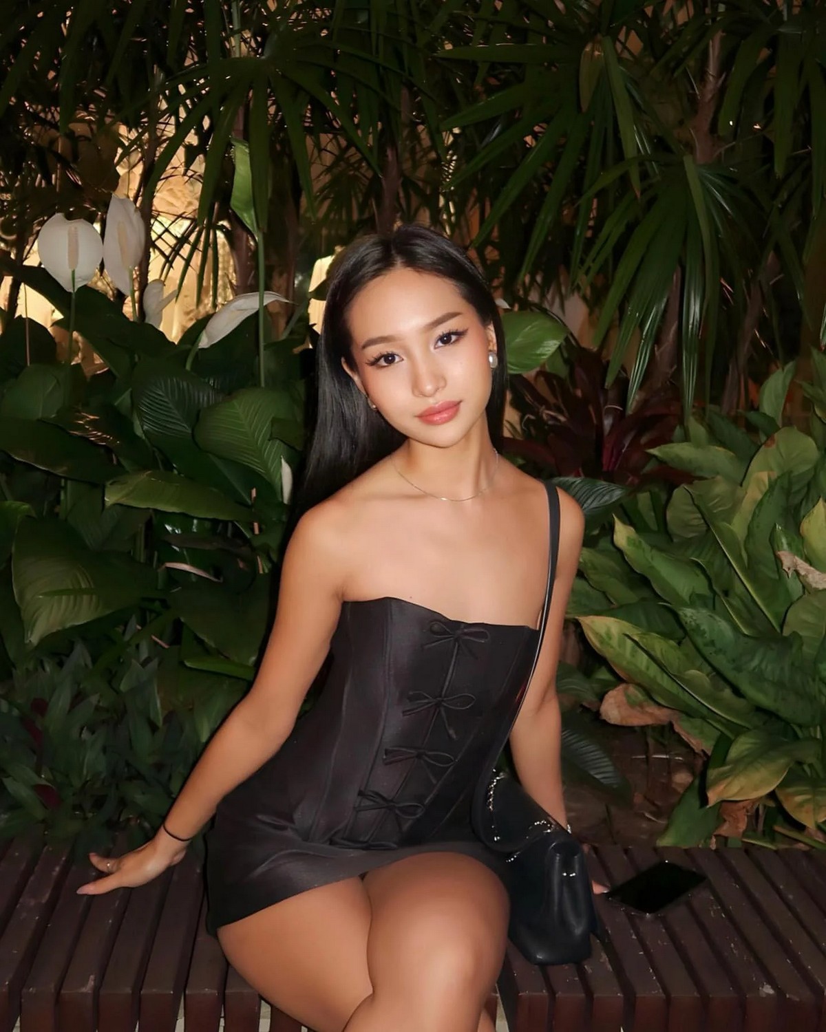 Asian Girls (23 pics)