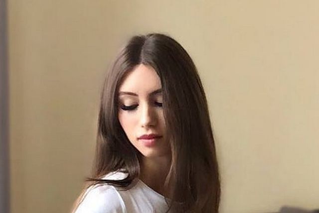 Braless Girls (23 pics)
