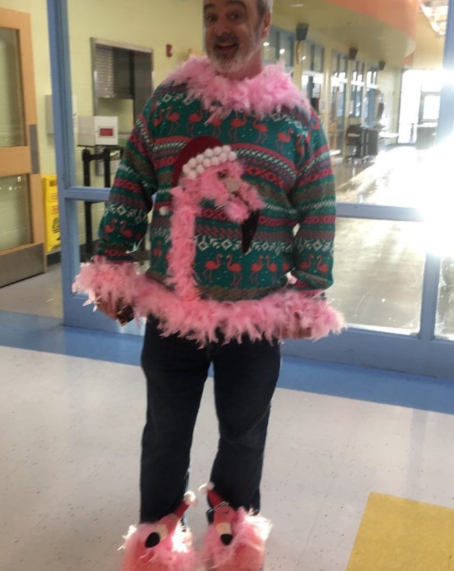 Ugly Sweaters (16 pics) Ugly Sweaters (16 pics)