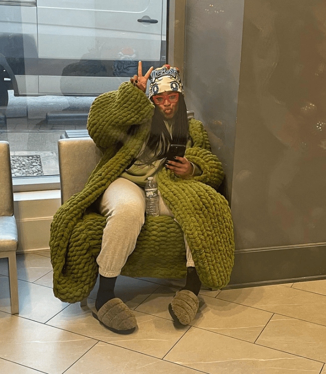 Ugly Sweaters (16 pics) Ugly Sweaters (16 pics)