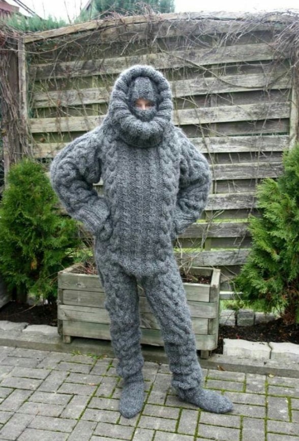 Ugly Sweaters (16 pics) Ugly Sweaters (16 pics)