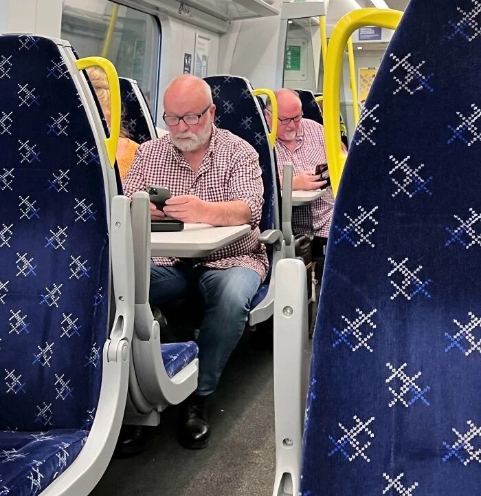 They Met Their Doubles (25 pics) They Met Their Doubles (25 pics)