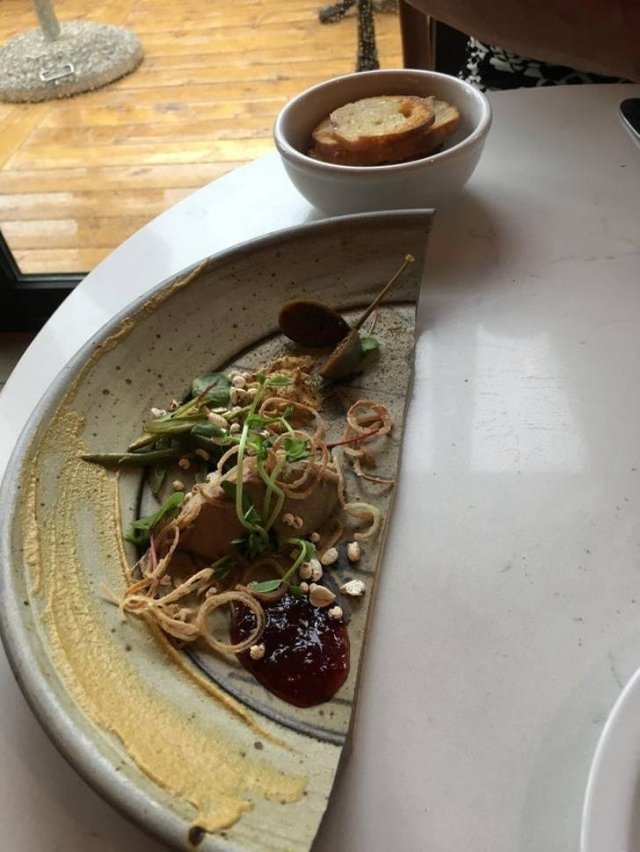 Weird Food Serving (22 pics)