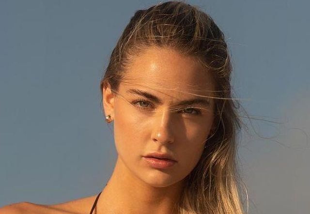 Bikini Girls (25 pics)
