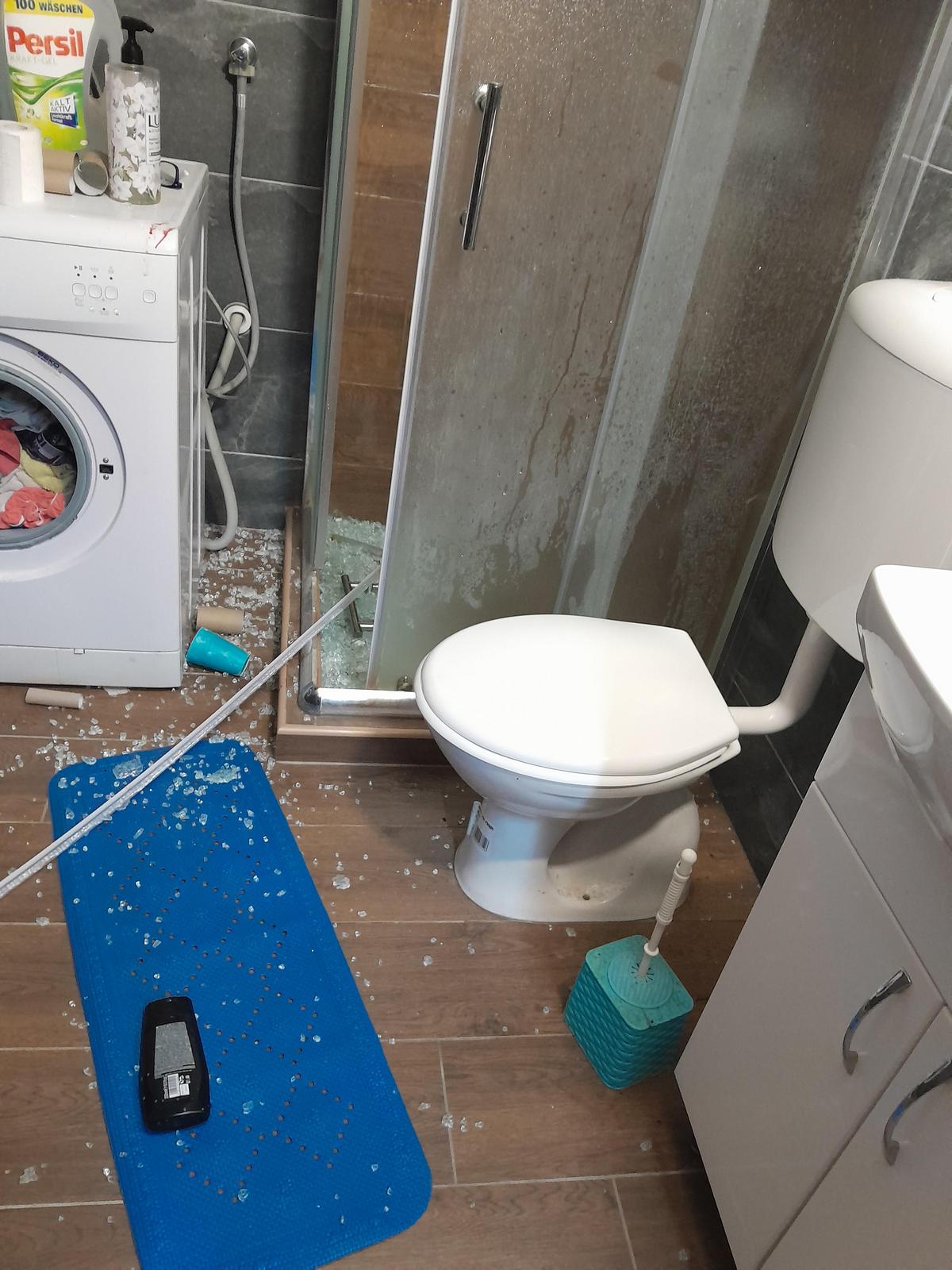Bad Days Happen (26 pics)