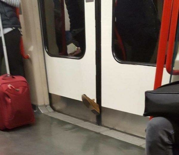 Unfortunate Situations (15 pics)