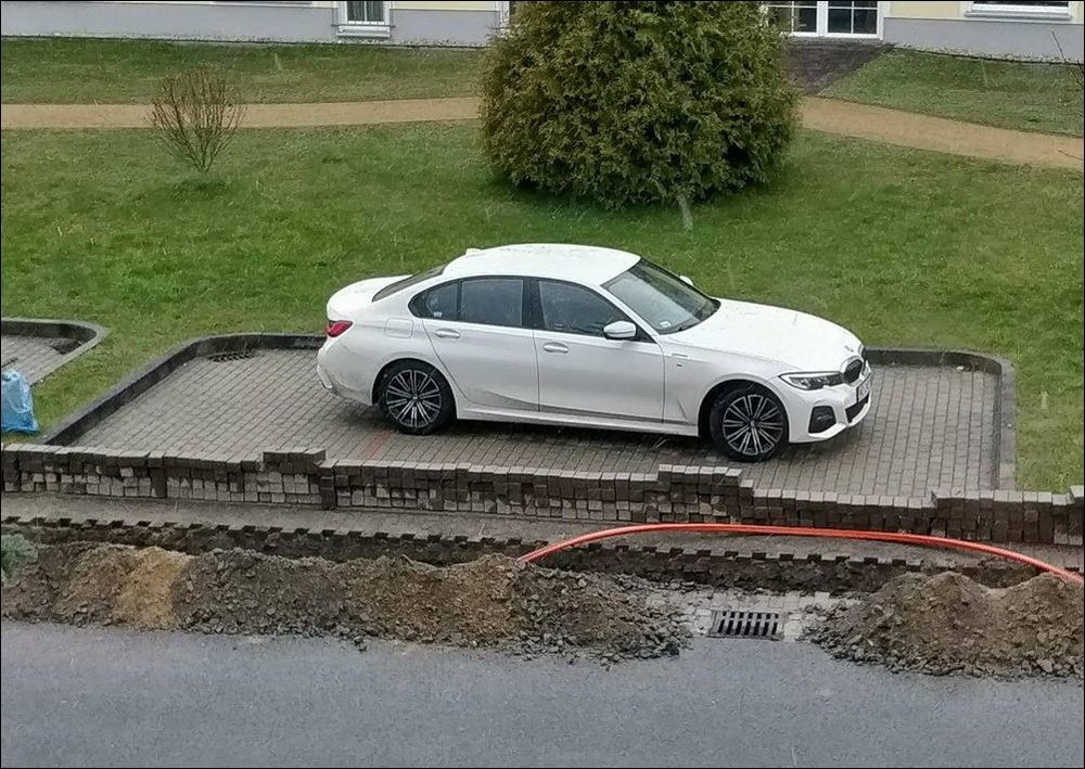 Bad Days Happen (34 pics)
