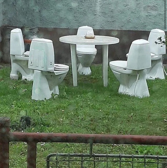Strange Finds In The Gardens (25 pics)