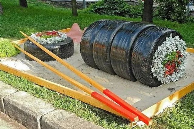 Strange Finds In The Gardens (25 pics)