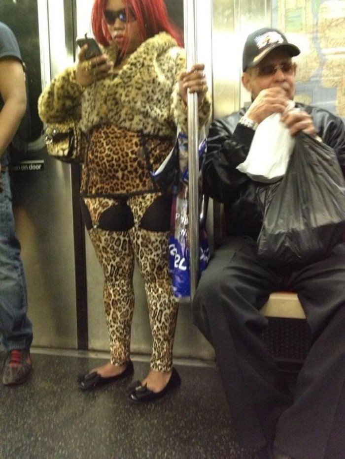 Strange People On Public Transport (19 pics)