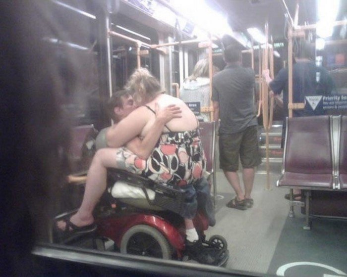 Strange People On Public Transport (19 pics)