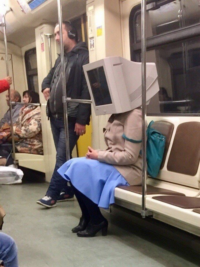 Strange People On Public Transport (19 pics)