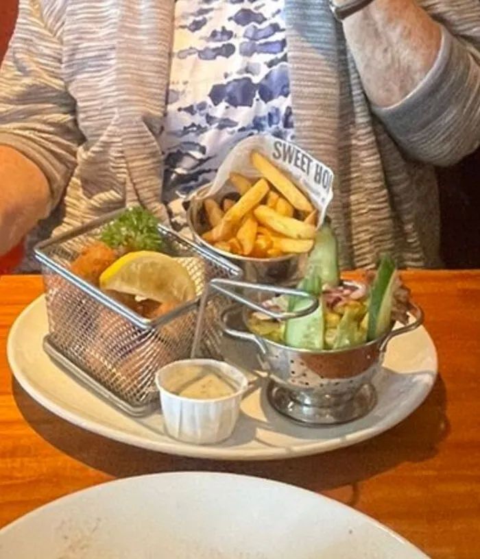 Weird Food Serving (22 pics)