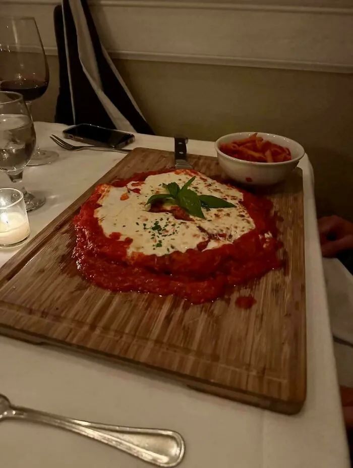 Weird Food Serving (22 pics)